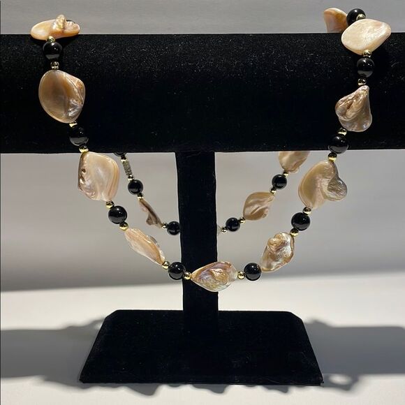 Elegant Black and Gold Necklace with Chevron Design - Picture 1 of 5